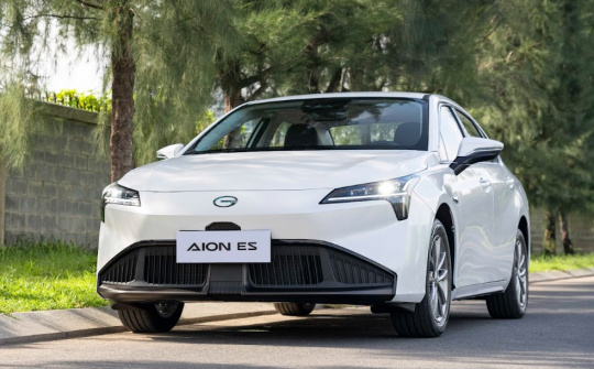 Giá lăn bánh AION ES 2025 tại Hà Nội và TP.HCM