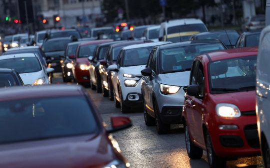 Năm nước EU lớn chi tới 45 tỷ USD trợ cấp cho xe ô tô xăng dầu