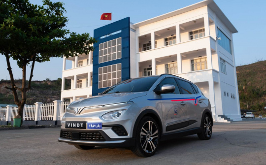 Khai trương cơ sở đào tạo và sát hạch lái xe bằng xe điện đầu tiên ở Quảng Ninh