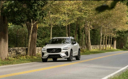 Plug-in hybrid có phải là "bước đệm" hiệu quả của quá trình điện hóa xe hơi?