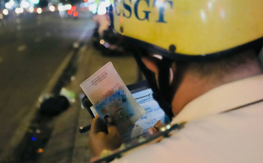 Bộ Công an đề xuất trừ điểm Giấy phép lái xe, vi phạm nhiều phải thi lại