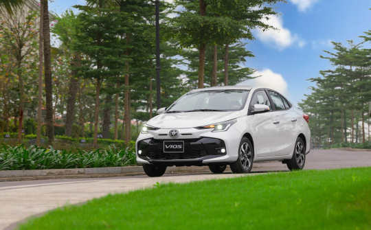 Doanh số xe giảm sâu tháng 1/2024, Toyota Việt Nam dự báo một năm khó khăn