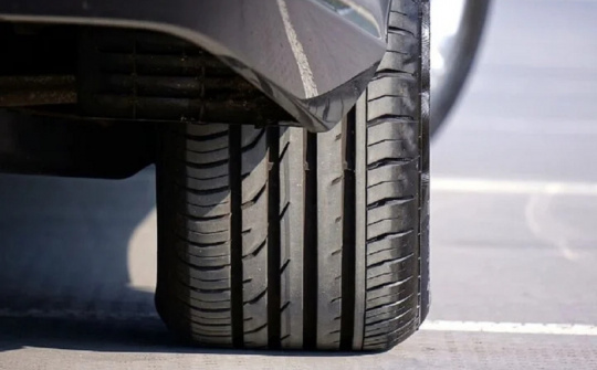 Lý do lốp xe rộng hơn không phải lúc nào cũng tốt?