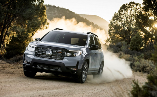 Các nhà sản xuất ô tô đang bán dữ liệu lái xe của khách hàng cho các công ty bảo hiểm