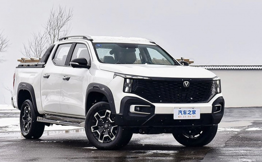 Xe bán tải điện "lai" xăng ra mắt đầu tiên tại thị trường Trung Quốc