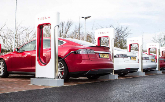 Bật mí bí kíp "hái ra tiền" của Tesla: Không chỉ đơn thuần là xe điện!