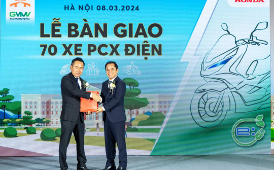 Hỗ trợ nghiên cứu xe điện: Honda Việt Nam trao tặng 70 xe PCX cho trường Đại học