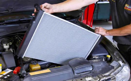 Két nước làm mát ô tô có công dụng gì?