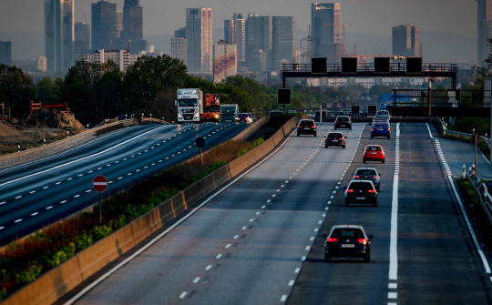 Mỹ yêu cầu xe ô tô bắt buộc có phanh khẩn cấp tự động