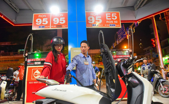 Xăng A92 hay A95, chọn loại nào tốt cho xe máy hơn?