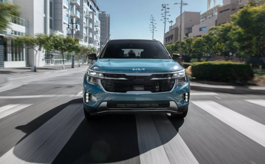 Kia Seltos 2025 bị hạ cấp khi giảm kích thước màn hình
