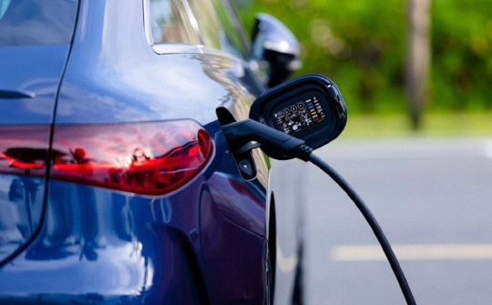 Xe ô tô điện sạc bao lâu thì đầy?