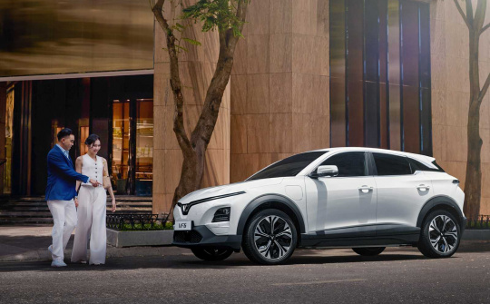 VinFast lập kỷ lục: Bán 100.000 ô tô trong 3 quý đầu năm 2025