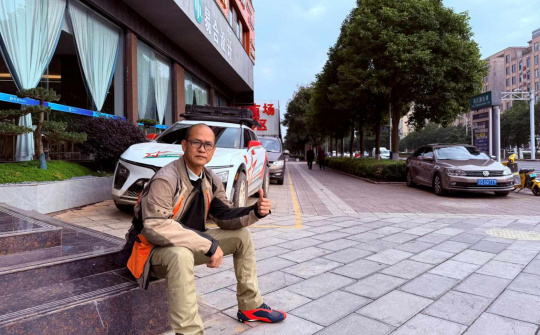 Chủ xe VinFast VF 7 lên đường “độc hành” xuyên lục địa, vượt 50.000 km từ Hà Nội đến châu Phi