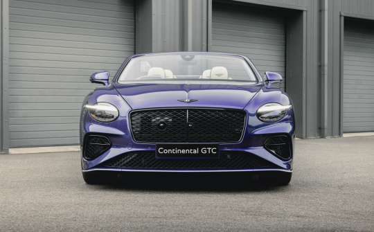Bentley Continental GTC Speed thế hệ mới được hồi sinh màu sắc từ lịch sử của Bentley