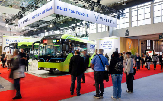 VinFast trình làng 2 mẫu xe buýt điện mới