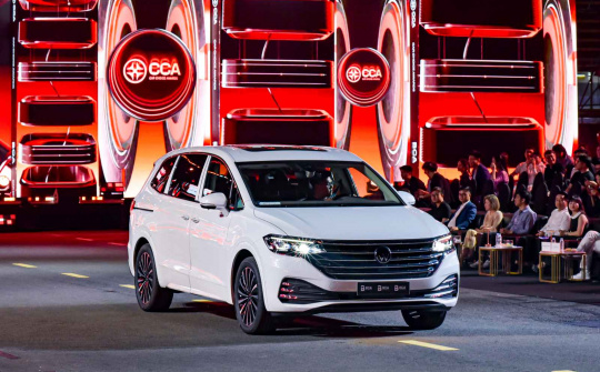 Volkswagen Viloran được vinh danh “Xe Gia đình của năm hạng 2-5 tỷ đồng” tại Car Choice Awards 2025