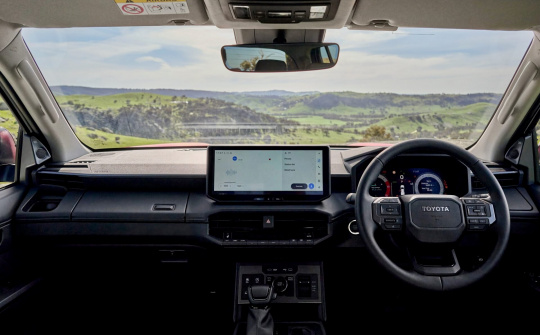 Chi tiết nội thất của mẫu bán tải Toyota Hilux 2026