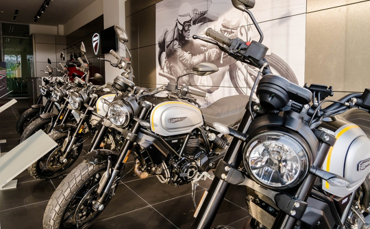 Vì sao giá mô tô cũ thường giảm mạnh vào mùa đông?