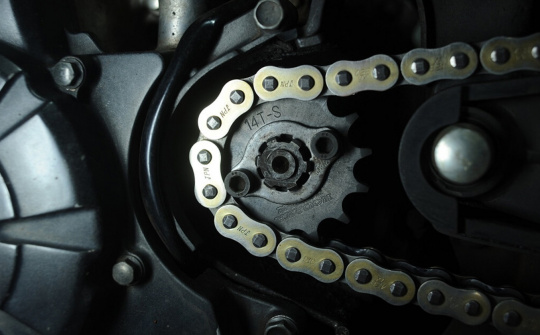 Nhận biết sớm nhông xích xe máy mòn để tránh rủi ro khi vận hành