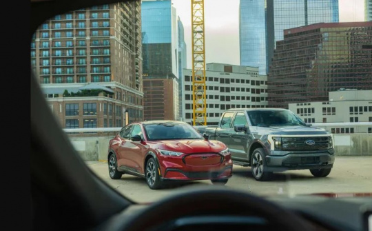 Ford tiếp tục lỗ hàng tỷ USD vì xe điện