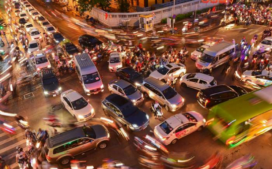 Kinh nghiệm lái xe ôtô trong thành phố dành cho tài xế mới