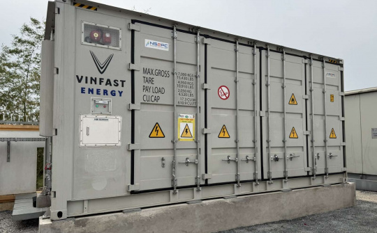 VinFast Energy và Điện Nghi Sơn 2 vận hành hệ thống điện mặt trời tích hợp pin lữu trữ năng lượng