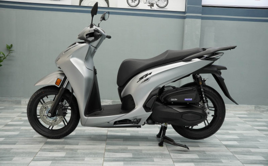 Honda SH350i hoàn toàn mới về Việt Nam dạng nhập khẩu, giá ngang ô tô