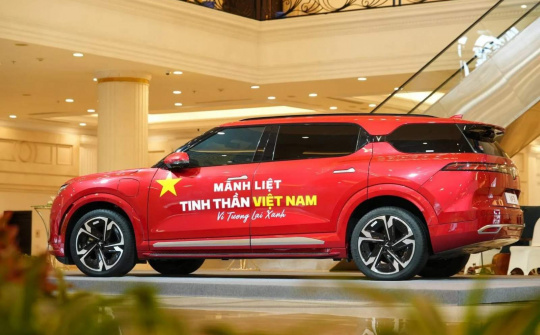 Mua xe VinFast được ưu đãi lớn nhờ chiến dịch “Mãnh liệt Tinh thần Việt Nam - Vì tương lai xanh”