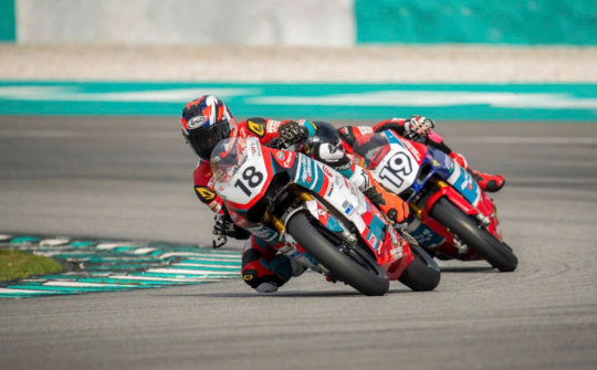 FPT tài trợ cho đội đua Honda Racing Vietnam
