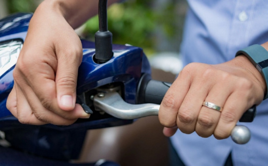 Những tính năng hữu ích trên xe máy ít người biết đến