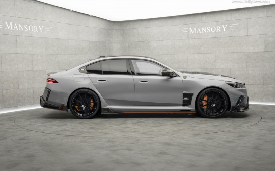 Mansory mang đến công suất 850 mã lực cho BMW M5