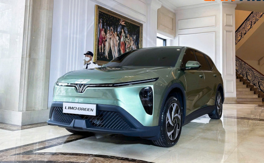 Chiếc MPV điện bí ẩn VinFast Limo Green chính thức xuất hiện
