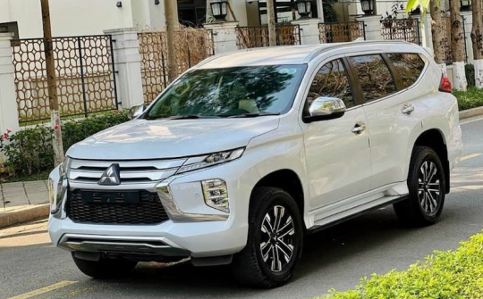 Top 10 ô tô bán chậm nhất 6 tháng đầu năm 2025 tại Việt Nam