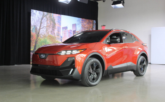 Subaru Uncharted 2026 ra mắt: Phiên bản song sinh của Toyota C-HR+