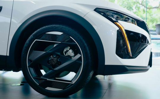 Giá lăn bánh Peugeot 408 2025 vừa ra mắt tại Việt Nam