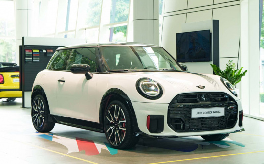 THACO giới thiệu bộ đôi MINI John Cooper Works mới tại Việt Nam
