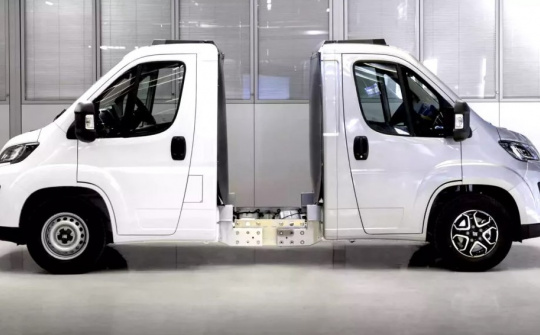 Khám phá chiếc xe tải "hai đầu" kỳ lạ Fiat Ducato Back2Back