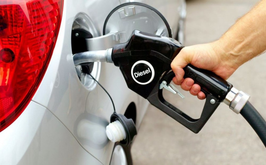 Đổ nhầm xăng: Cách xử lý hiệu quả trước khi quá muộn