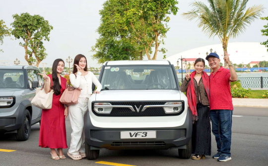 Xanh SM trao tặng 34 chiếc VinFast VF 3 cho khách hàng và tài xế