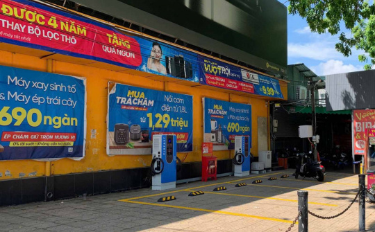 V-Green hợp tác với Thế giới di động tiếp tục mở rộng trạm sạc và tủ đổi pin xe điện