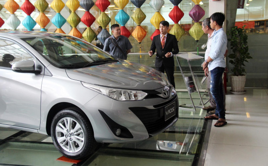 Các khoản thuế, phí tính giá lăn bánh cho xe ô tô du lịch năm 2026 có gì thay đổi?