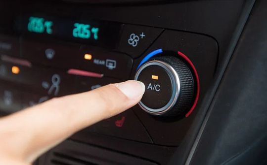 Cách dùng điều hòa ô tô mùa lạnh