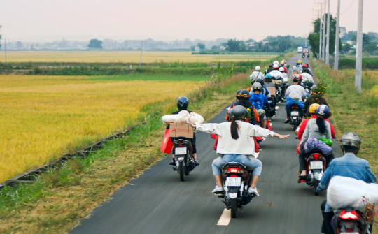 Lái xe máy về quê ăn Tết: Chuẩn bị kỹ để hành trình an toàn