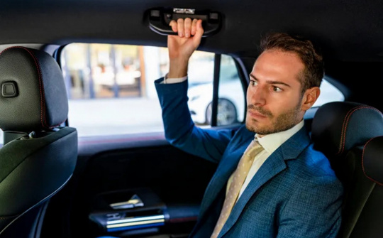 Tay nắm trần ô tô: Chi tiết nhỏ, giá trị lớn ít người để ý