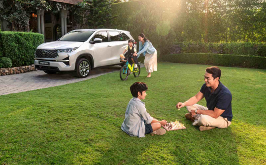 Doanh số Toyota tăng 45% trong tháng 9, xe hybrid bán hơn 1.800 chiếc