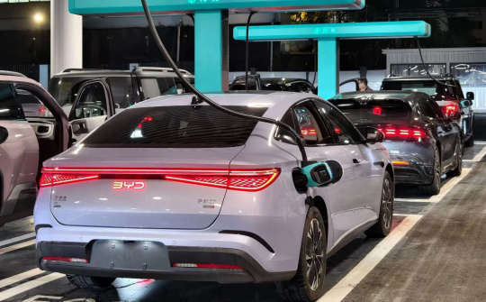 BYD giới thiệu pin Blade thế hệ mới cùng công nghệ sạc siêu nhanh