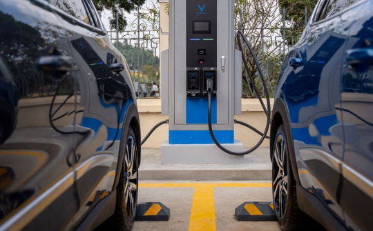 V-Green và Vikki Bank “bắt tay” phát triển trạm sạc và tủ đổi pin xe điện