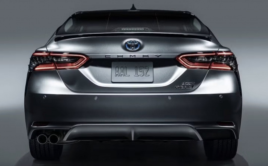 Vì sao nhiều ô tô hiện đại dùng ống xả "giả"?