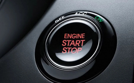 Nhấn nút Start/Stop khi xe đang chạy: Ô tô sẽ phản ứng ra sao?